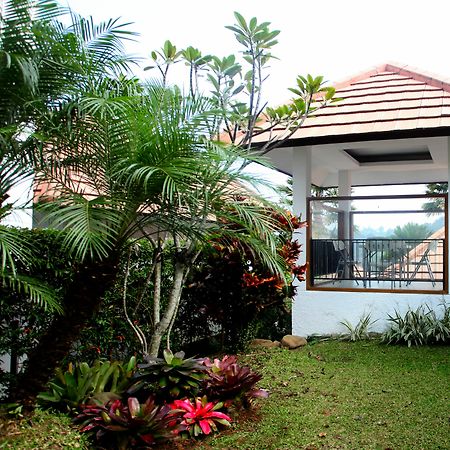 Kencana Villa Dago Μπαντούνγκ Εξωτερικό φωτογραφία